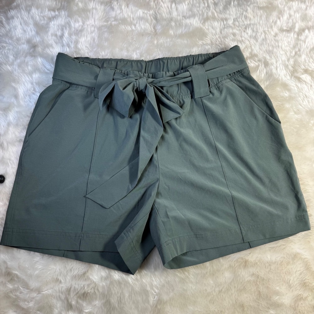 Athleta Womens Sage Green Paperbag Tie Waist Shorts Size 12 Comfy Casual